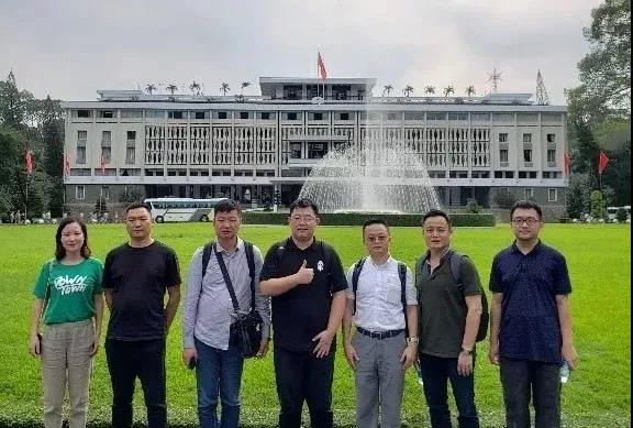 世騰控股董事長，副董事長一行赴越南考察調(diào)研