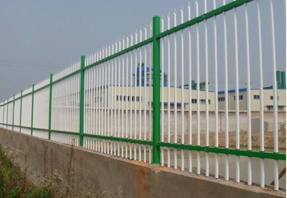 道路鐵藝護(hù)欄安裝定做哪家好？