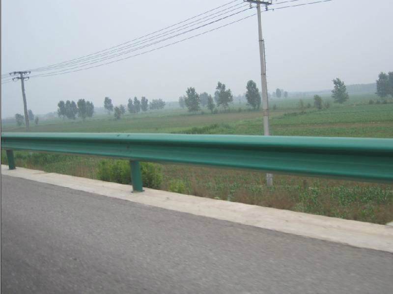 道路護欄有哪些優(yōu)勢？